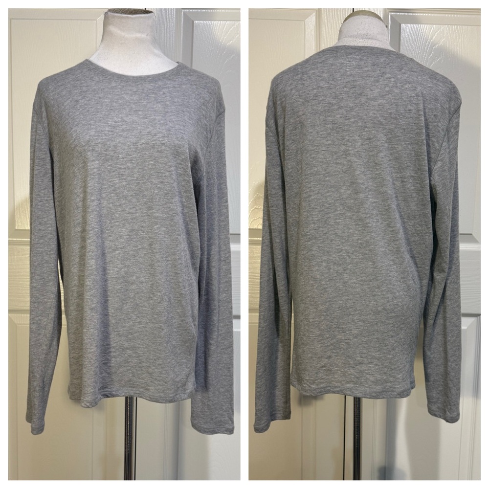 100% cashmere! Majestic Filatures crew neck